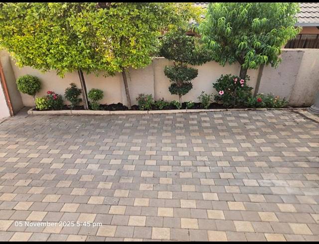 3 BEDROOM HOUSE FOR SALE IN CLAYVILLE